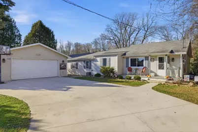 2927 Shorewood Drive, Oshkosh, WI 54901 - Photo 1