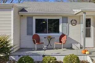 2927 Shorewood Dr, Oshkosh, WI 54901 - Photo 3