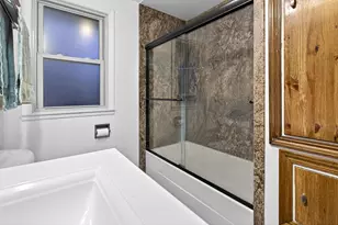 154 N Lark St, Oshkosh, WI 54902 - Photo 17