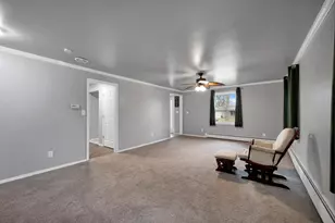 436 E Briar Ln, Green Bay, WI 54301 - Photo 9