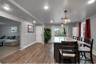 436 E Briar Lane, Green Bay, WI 54301 - Photo 17