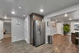 436 E Briar Ln, Green Bay, WI 54301 - Photo 15