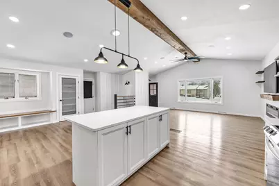 1091 Circle Drive, Green Bay, WI 54313 - Photo 7