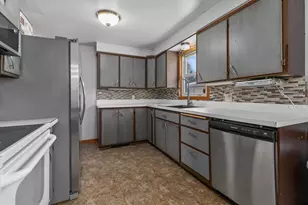 3439 N Story St, Appleton, WI 54914 - Photo 9