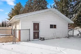 315 Johnson St, Pulaski, WI 54162 - Photo 45