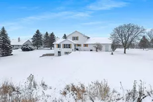 6220 Maribel Rd, Denmark, WI 54208 - Photo 9