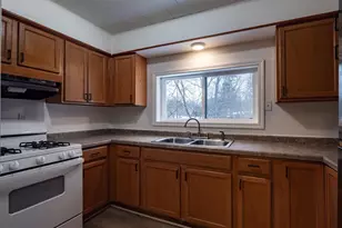 E1655 Grandview Rd, Waupaca, WI 54981 - Photo 9