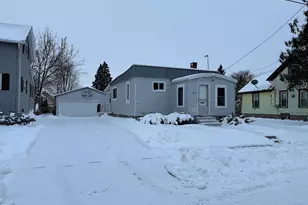 843 Bismarck Ave, Oshkosh, WI 54902 - Photo 1