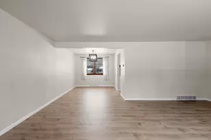 544 Somerset Dr, Green Bay, WI 54301 - Photo 13