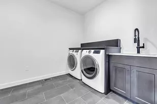 1144 Brookwood Dr, Green Bay, WI 54304 - Photo 31