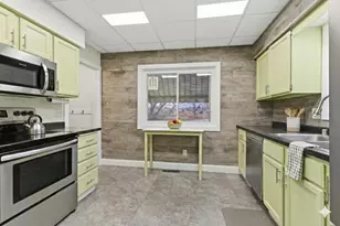 609 W Scott St, Fond du Lac, WI 54937 - Photo 7