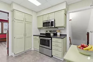 609 W Scott St, Fond du Lac, WI 54937 - Photo 5