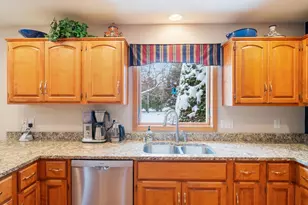 W6063 Strawflower Dr, Appleton, WI 54915 - Photo 11