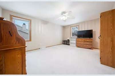 1249 Fieldview Drive, Menasha, WI 54952 - Photo 15