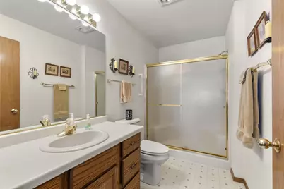 215 Lake Pointe Drive, Oshkosh, WI 54904 - Photo 13
