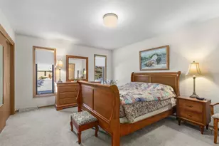 215 Lake Pointe Dr, Oshkosh, WI 54904 - Photo 15