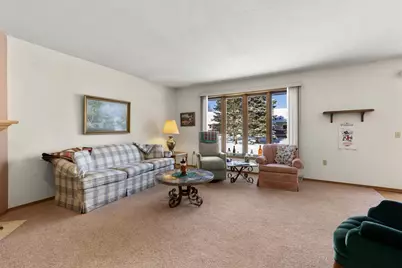 215 Lake Pointe Drive, Oshkosh, WI 54904 - Photo 7