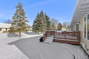 215 Lake Pointe Dr, Oshkosh, WI 54904 - Photo 23