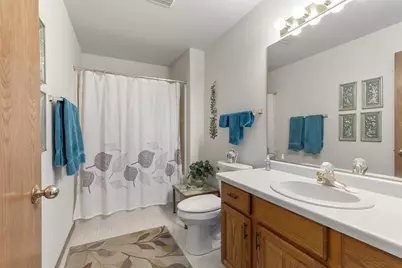 215 Lake Pointe Drive, Oshkosh, WI 54904 - Photo 19