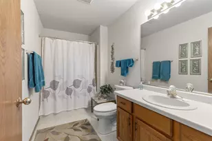 215 Lake Pointe Dr, Oshkosh, WI 54904 - Photo 19