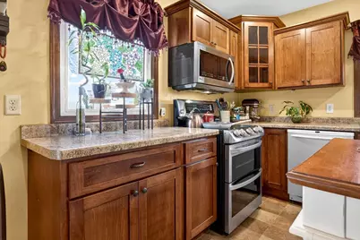 410 E Lincoln Avenue, Oshkosh, WI 54901 - Photo 19