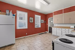 1897 E Newberry St, Appleton, WI 54915 - Photo 15