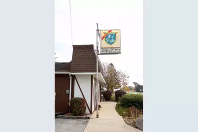 2928 W Mason Street, Green Bay, WI 54313 - Photo 5