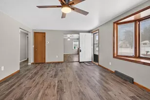 3262 Evergreen Ave, Green Bay, WI 54313 - Photo 5