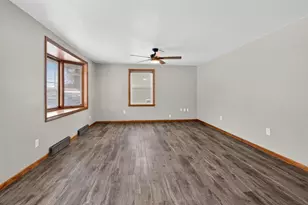 3262 Evergreen Ave, Green Bay, WI 54313 - Photo 9