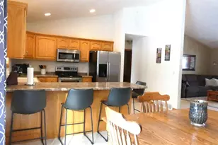 2356 Deer Prairie Dr, Neenah, WI 54956 - Photo 9