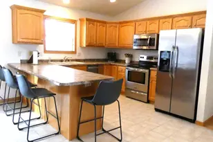 2356 Deer Prairie Dr, Neenah, WI 54956 - Photo 7