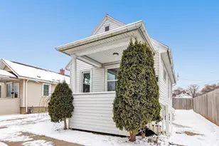 609 12th Ave, Green Bay, WI 54303 - Photo 1