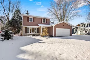 820 Ellen Ln, Fond du Lac, WI 54935 - Photo 3