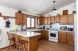 3200 S Huckleberry Ln, Appleton, WI 54915 - Photo 5