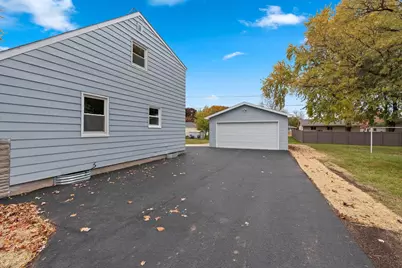 1322 W 5th Avenue, Oshkosh, WI 54902 - Photo 19