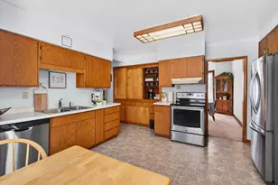 330 Main St, Oconto, WI 54153 - Photo 9