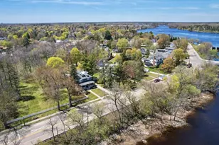 2115 Riverside Ave, Marinette, WI 54143 - Photo 3