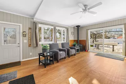 1615 W 6th Avenue, Oshkosh, WI 54902 - Photo 9