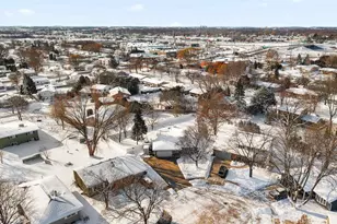 1615 W 6th Ave, Oshkosh, WI 54902 - Photo 39