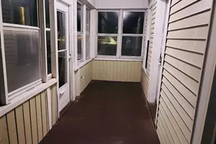 533 W 10th Ave, Oshkosh, WI 54902 - Photo 9