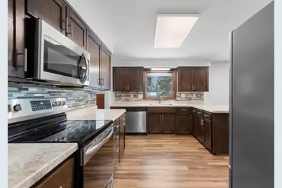 2560 St Steven Court, Green Bay, WI 54304 - Photo 9