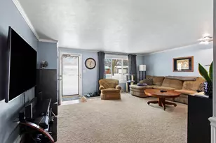 1497 Servais St, Green Bay, WI 54304 - Photo 5