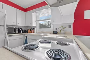 1497 Servais St, Green Bay, WI 54304 - Photo 9