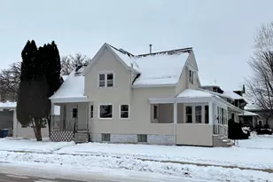 752 Franklin St, Oshkosh, WI 54901 - Photo 1