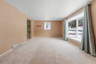 526 Bader St, Green Bay, WI 54302 - Photo 9