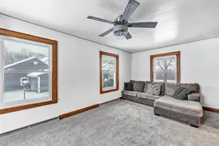 2410 Liberty Pl, Manitowoc, WI 54220 - Photo 9