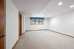 2690 Woodfield Ct, Green Bay, WI 54313 - Photo 19