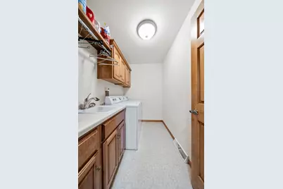 2690 Woodfield Court, Green Bay, WI 54313 - Photo 17