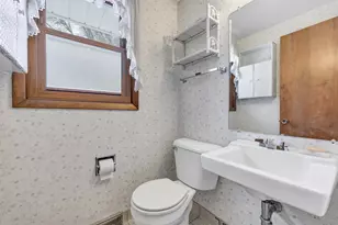 1667 Beaver Dam Dr, Green Bay, WI 54304 - Photo 11