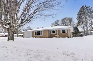 1667 Beaver Dam Dr, Green Bay, WI 54304 - Photo 1